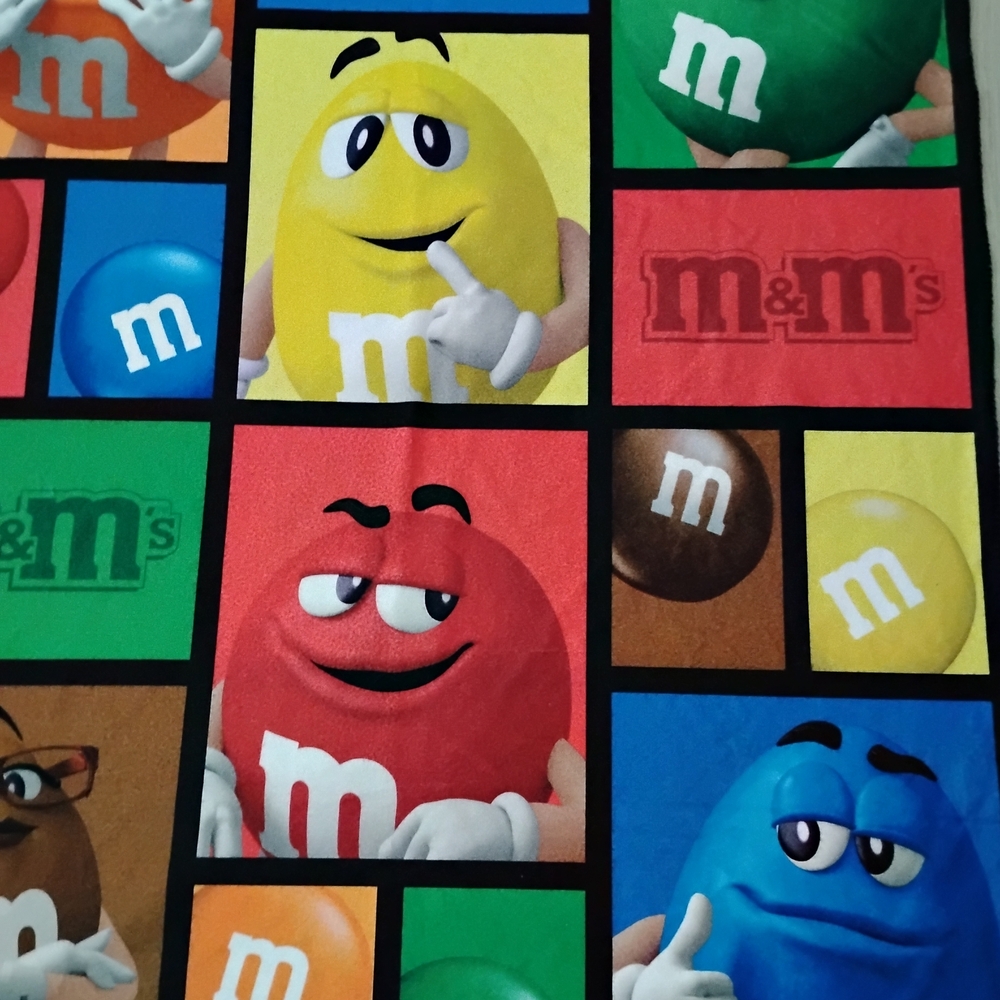 M&M'S Multicolor Character Throw - Picture 2 of 5